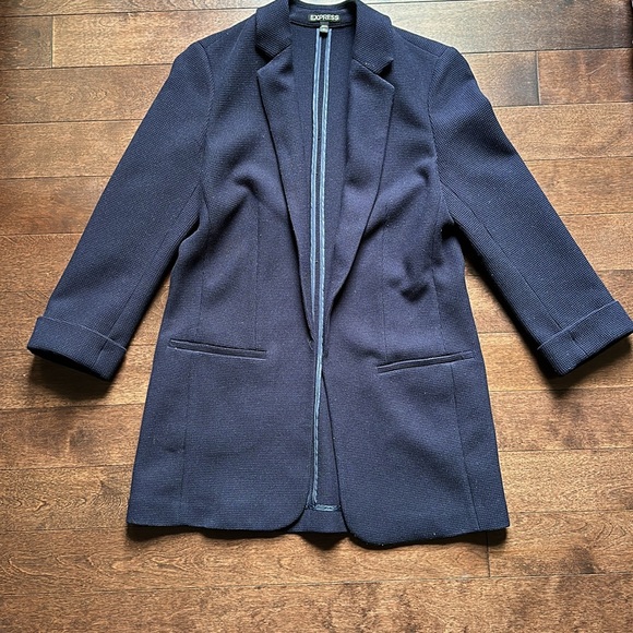 Express Columnist Open Front Boyfriend Blazer
Navy Blue Small - Picture 2 of 9